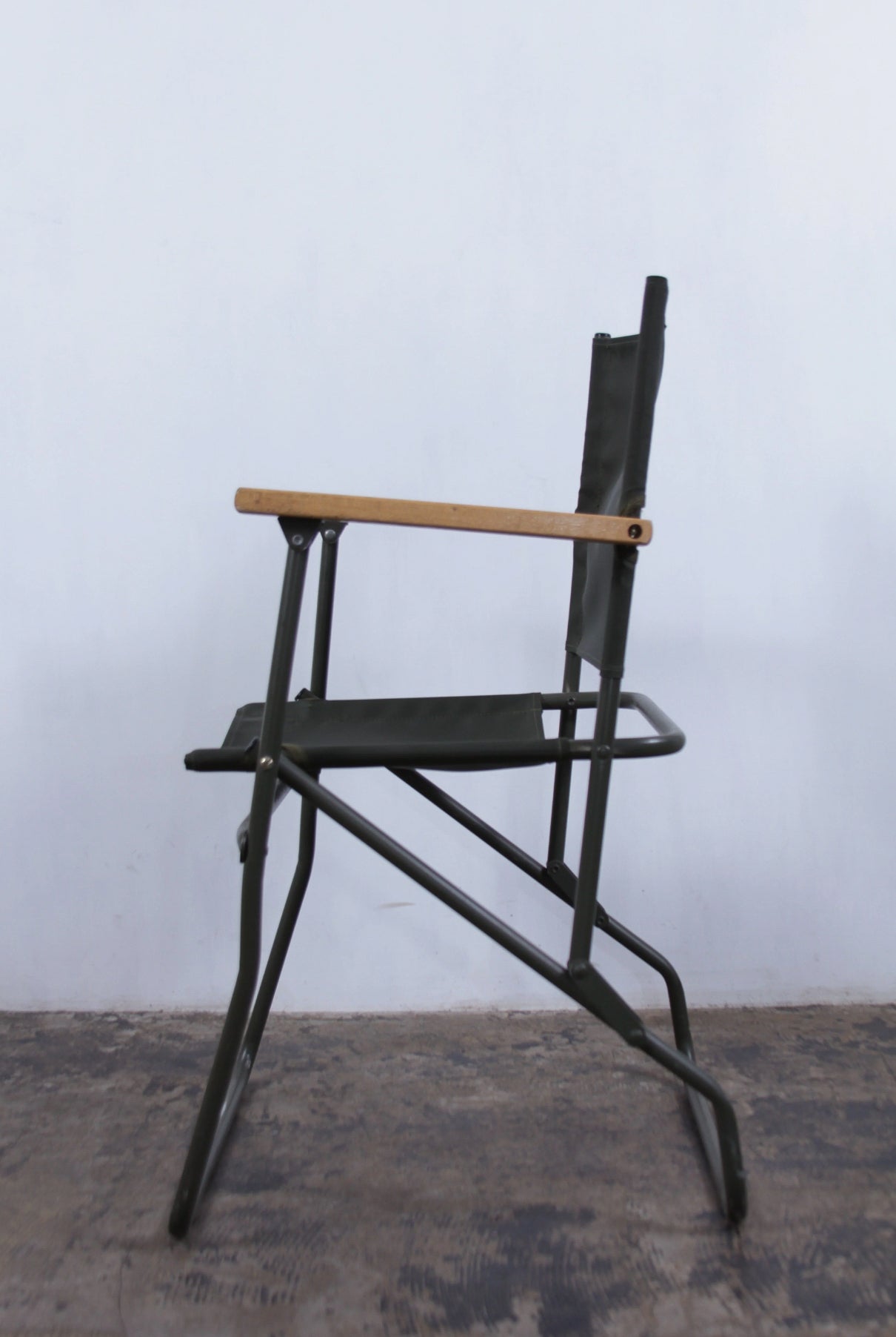Army chair 01