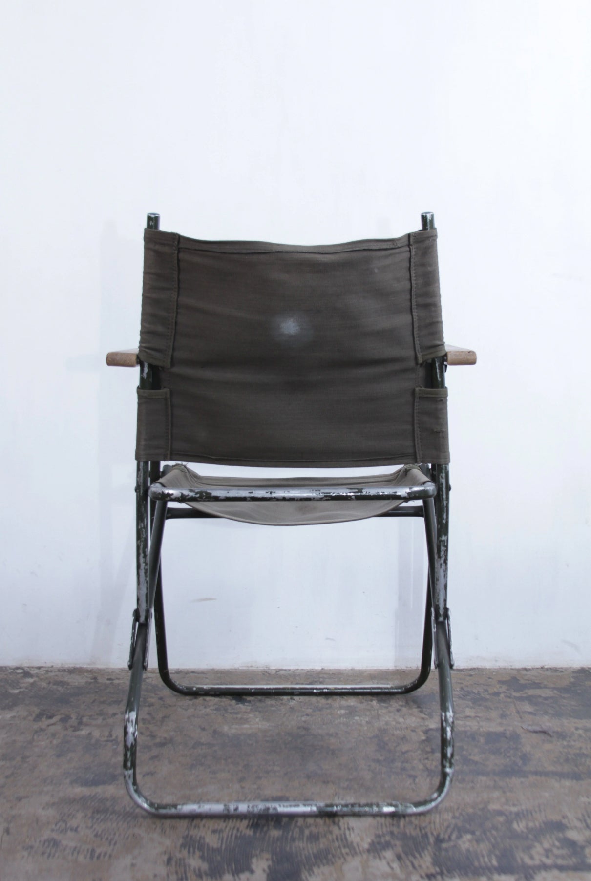 Army chair 03