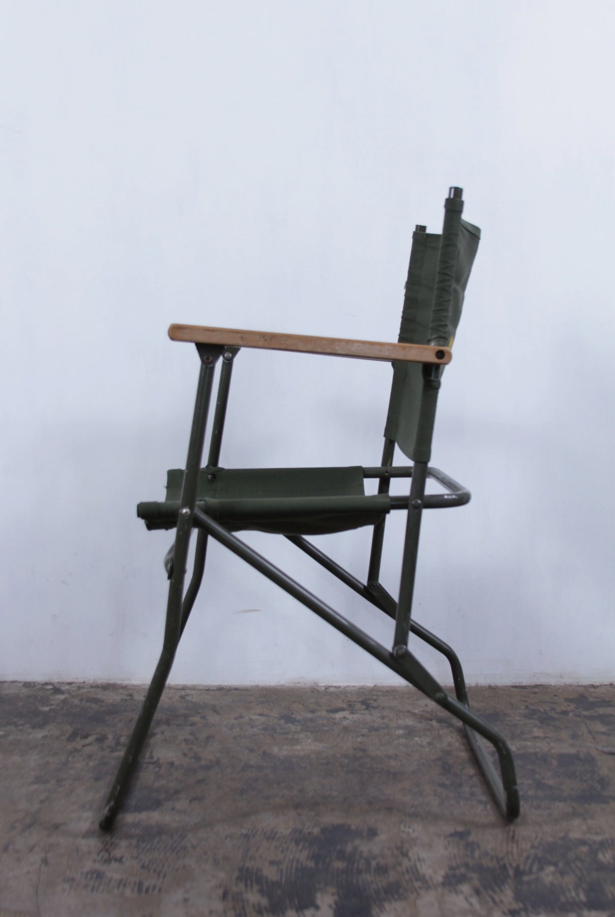 Army chair 02